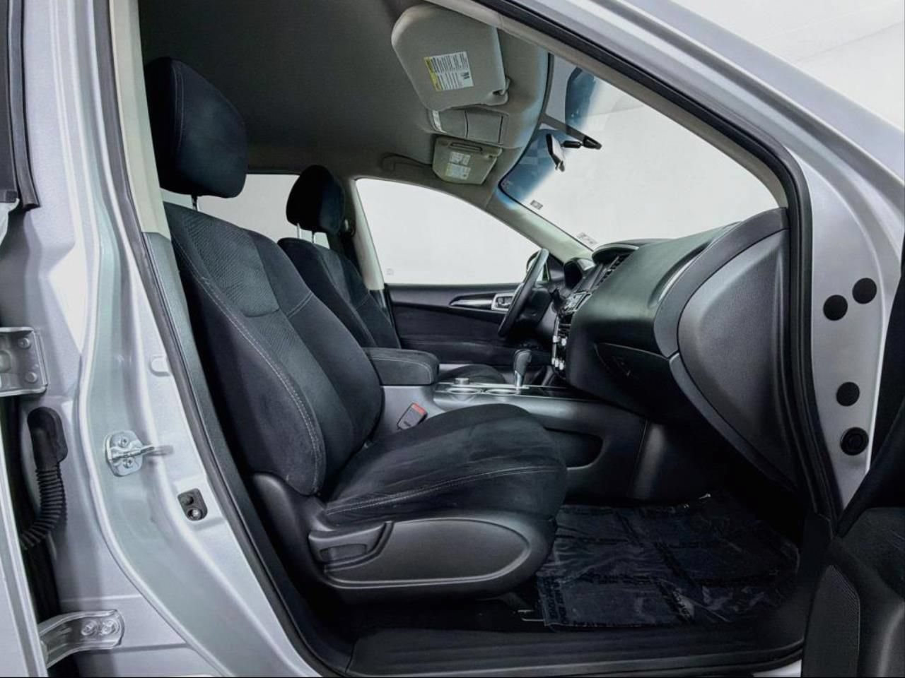 Used 2013 Nissan Pathfinder SV AWD/4WD image 30