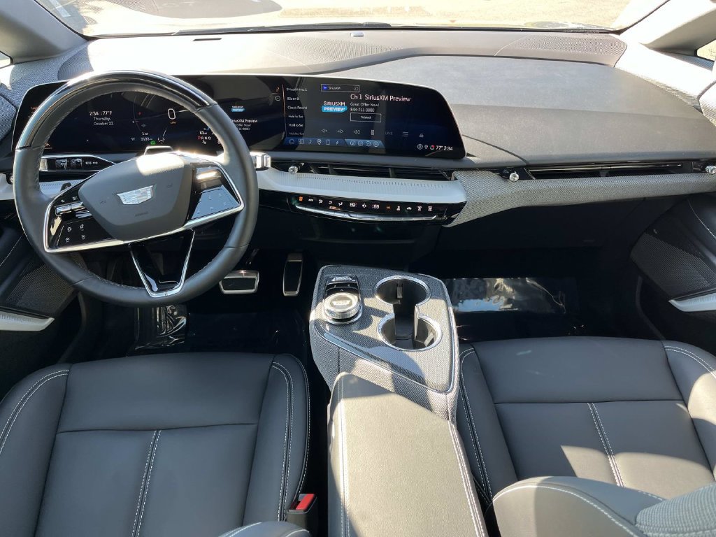 Used 2025 Cadillac Optiq Sport 1 AWD/4WD image 16