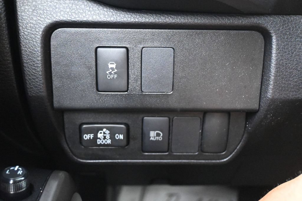 Used 2022 Toyota Tacoma SR5 w/ Technology Package RWD image 21