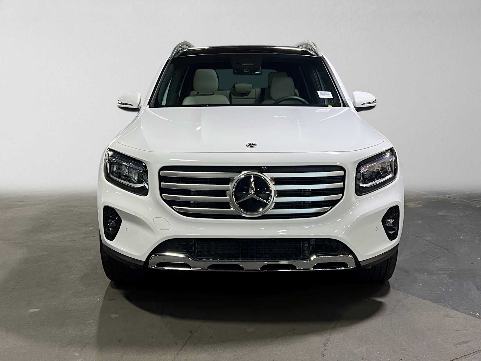 Used 2026 Mercedes-Benz GLB 250 4MATIC image 8