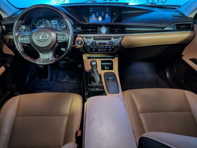 Used 2016 Lexus ES 350 w/ Premium Package w/Wood Trim FWD image 14