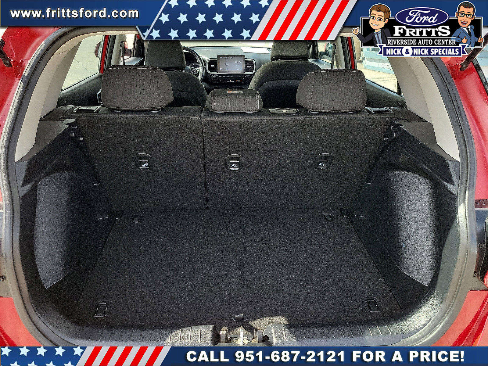 Used 2022 Hyundai Venue SEL w/ Cargo Package FWD image 17