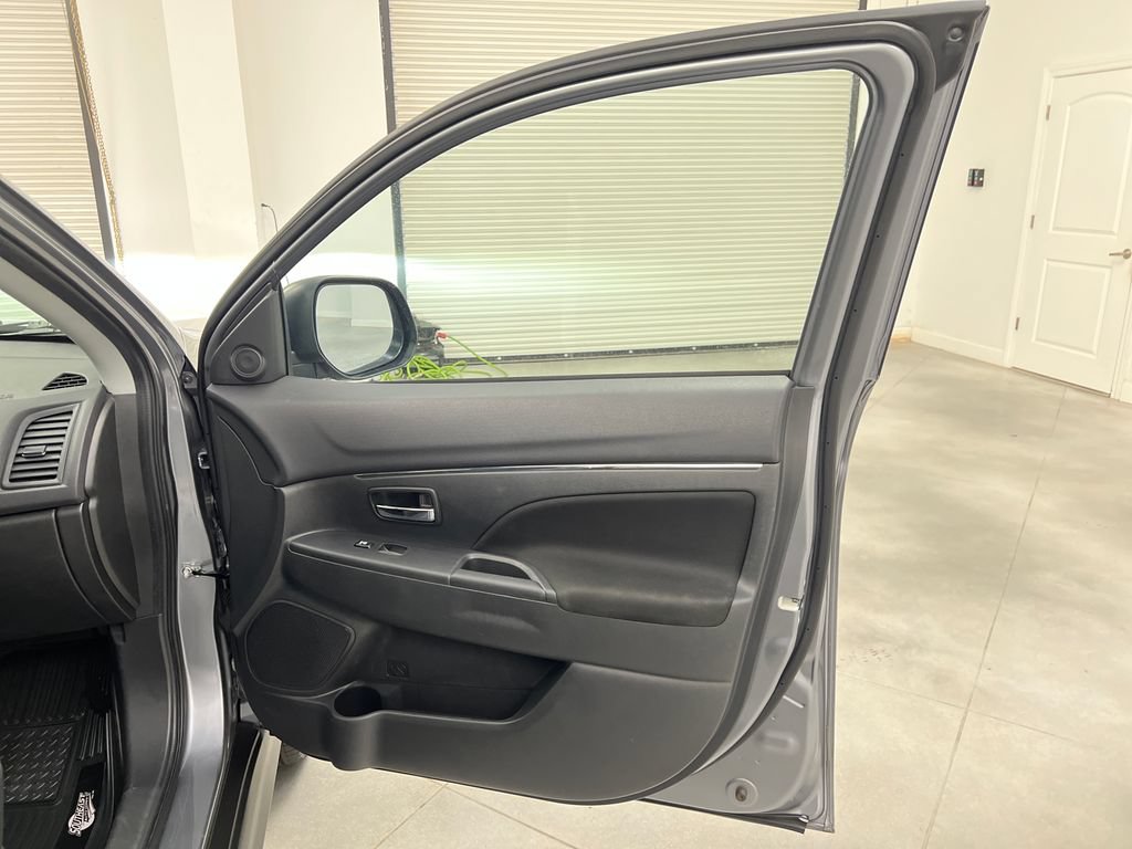 Used 2024 Mitsubishi Outlander Sport ES AWD/4WD image 37