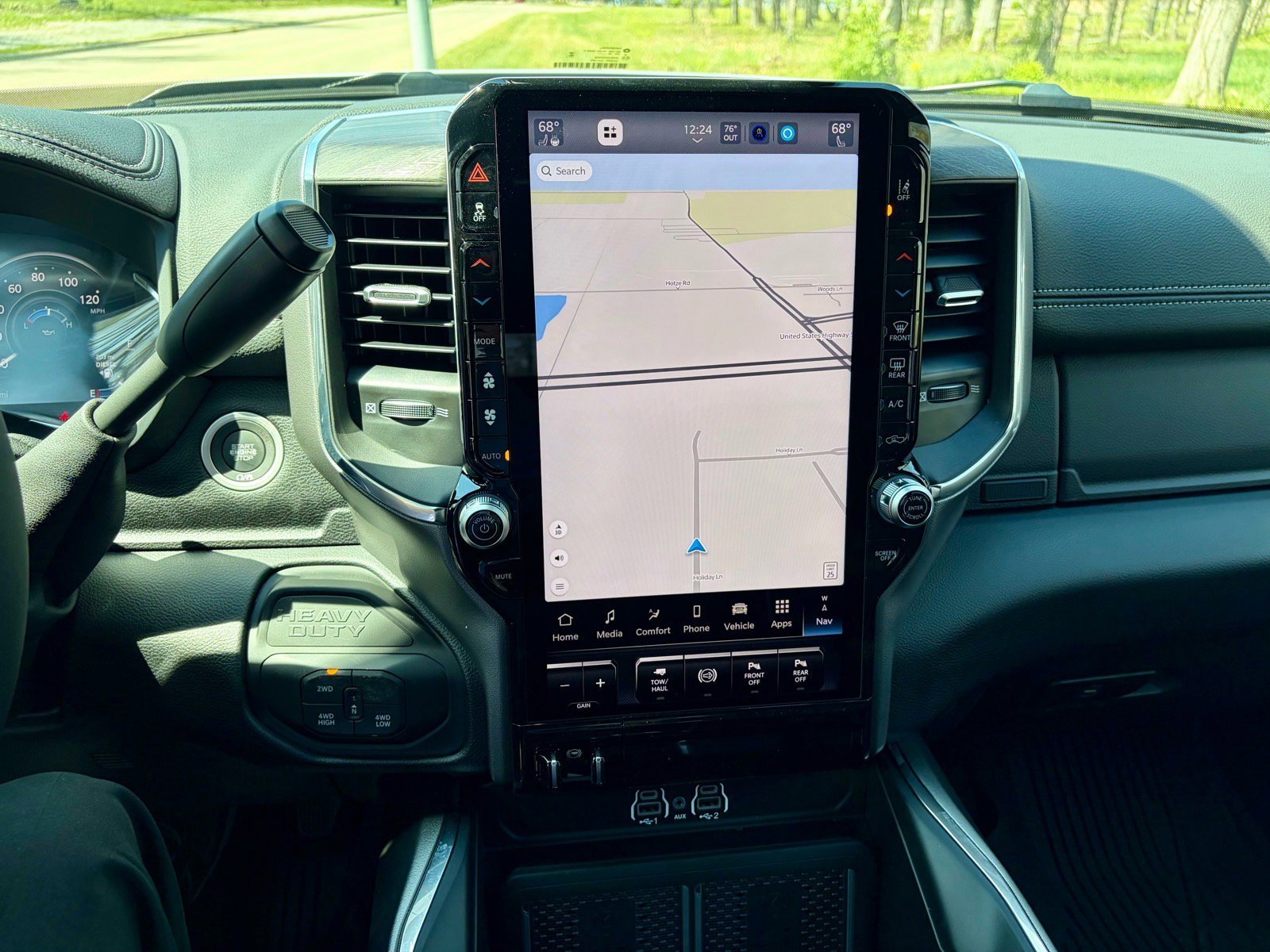 New 2026 RAM 3500 Laramie AWD/4WD image 28