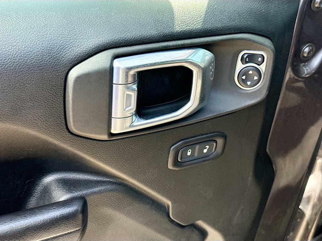 Used 2021 Jeep Wrangler Unlimited Sport AWD/4WD image 19