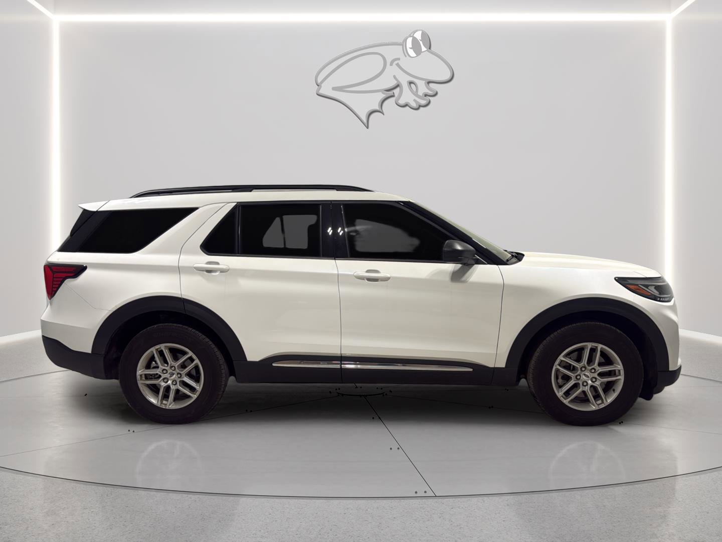Used 2025 Ford Explorer Active image 7