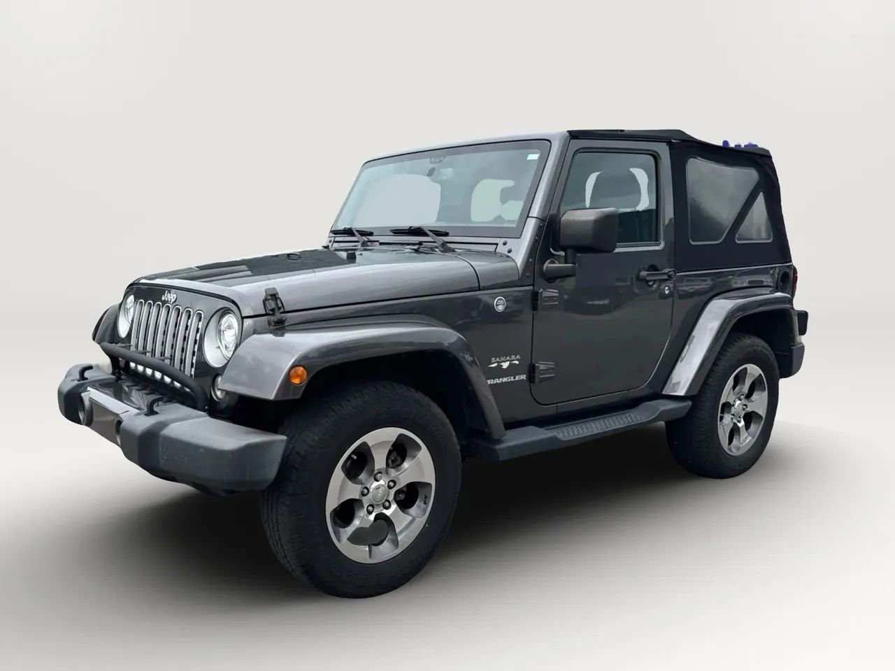 Used 2017 Jeep Wrangler Sahara w/ Connectivity Group AWD/4WD image 7