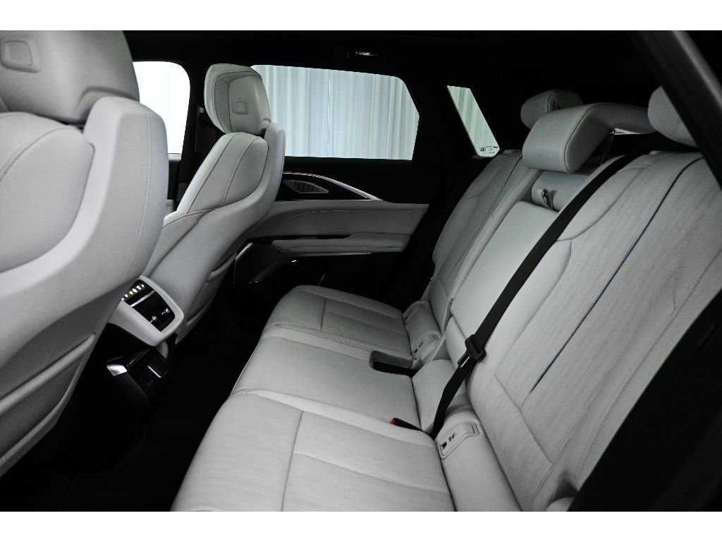 Used 2024 Cadillac Lyriq Luxury RWD image 21