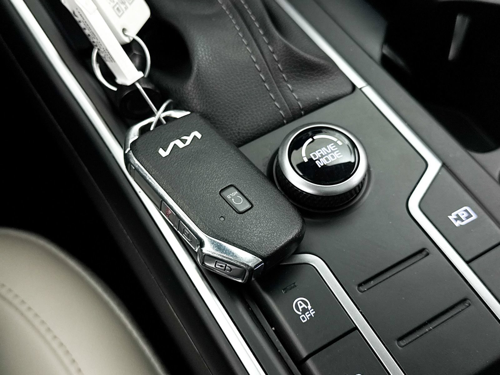 Used 2023 Kia Sorento S w/ Panoramic Sunroof Package FWD image 41