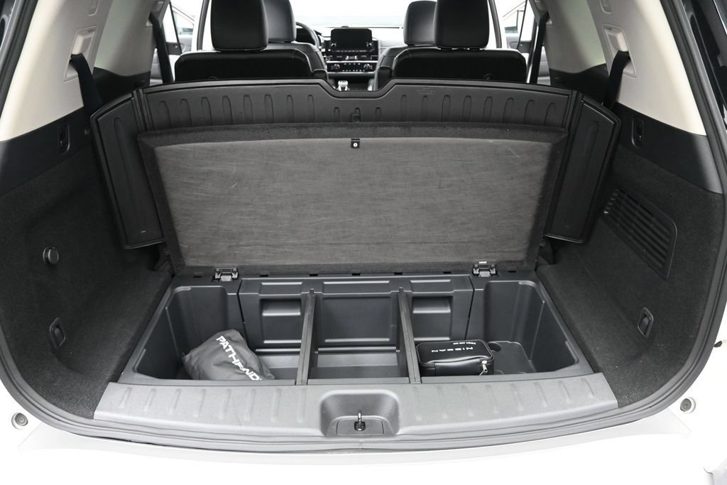 Used 2023 Nissan Pathfinder Platinum AWD/4WD image 24