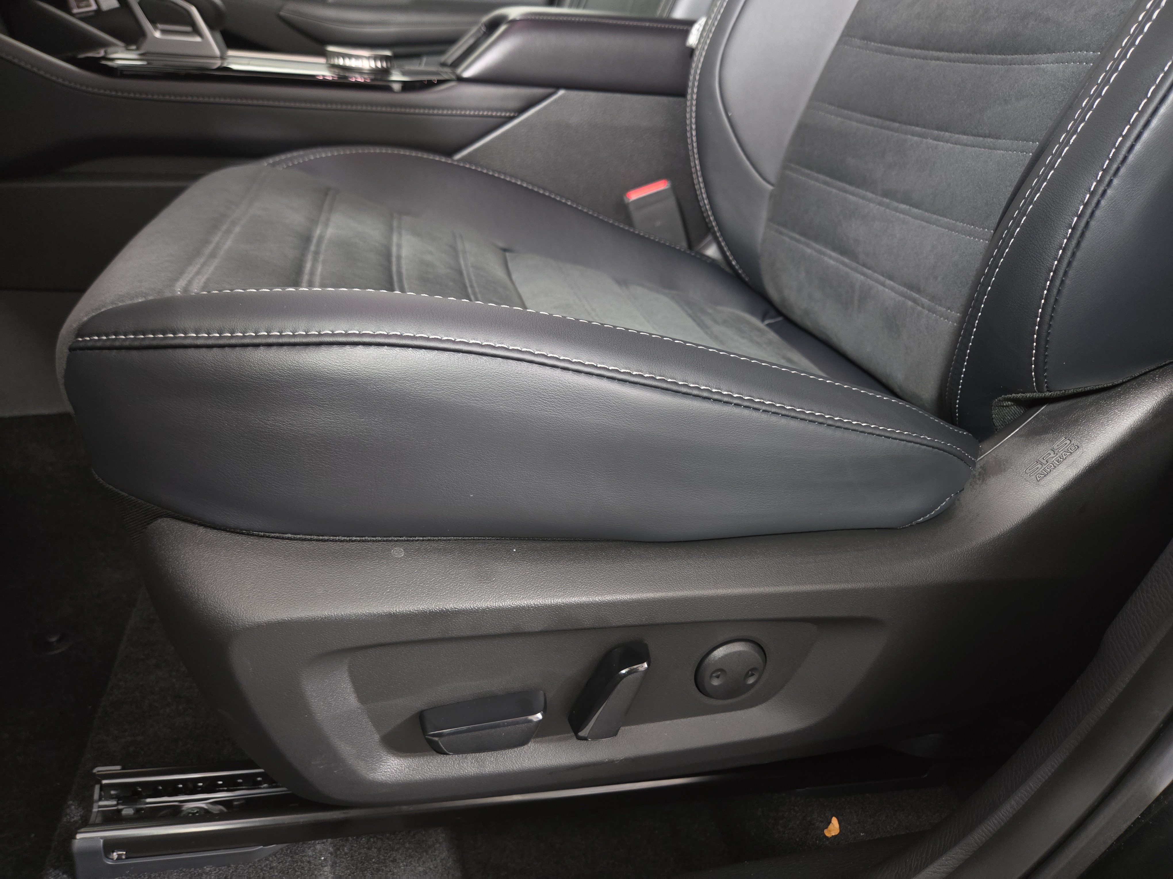 New 2026 Mitsubishi Outlander LE AWD/4WD image 30
