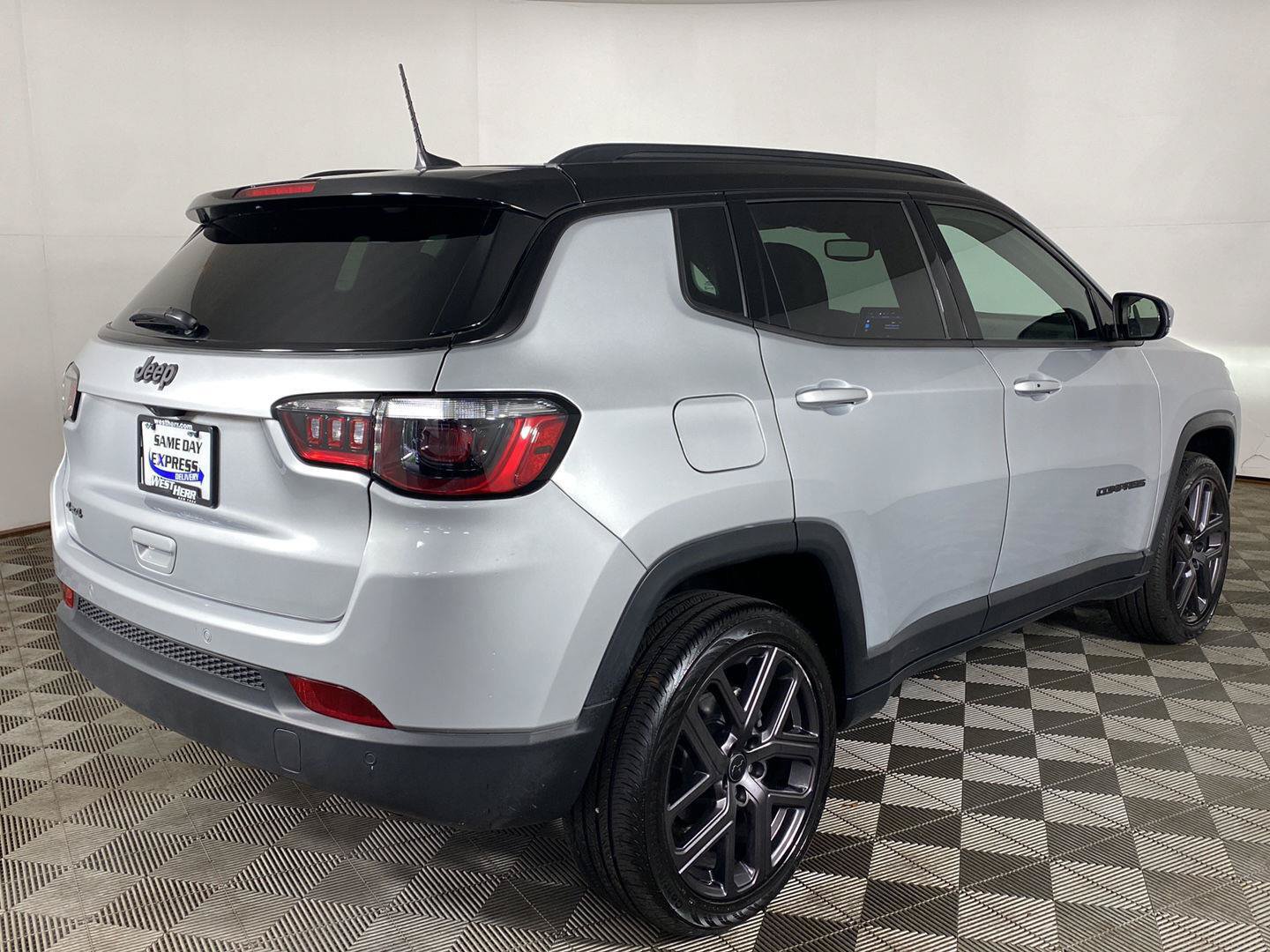 Used 2026 Jeep Compass Limited AWD/4WD image 4