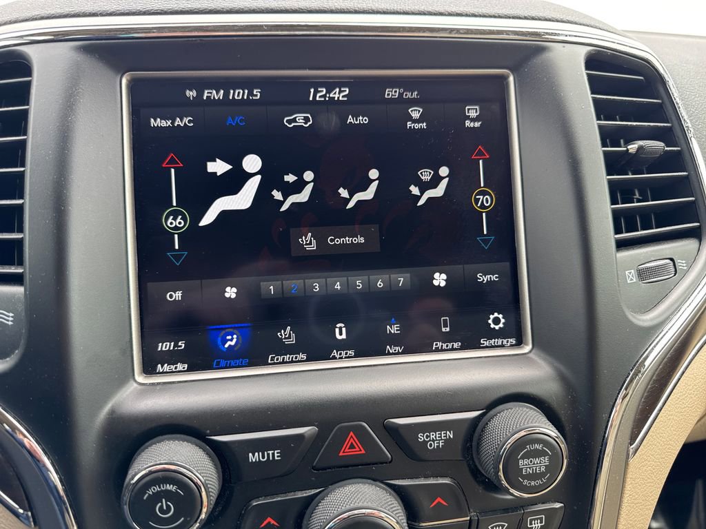 Used 2018 Jeep Grand Cherokee Limited w/ Luxury Group II image 21