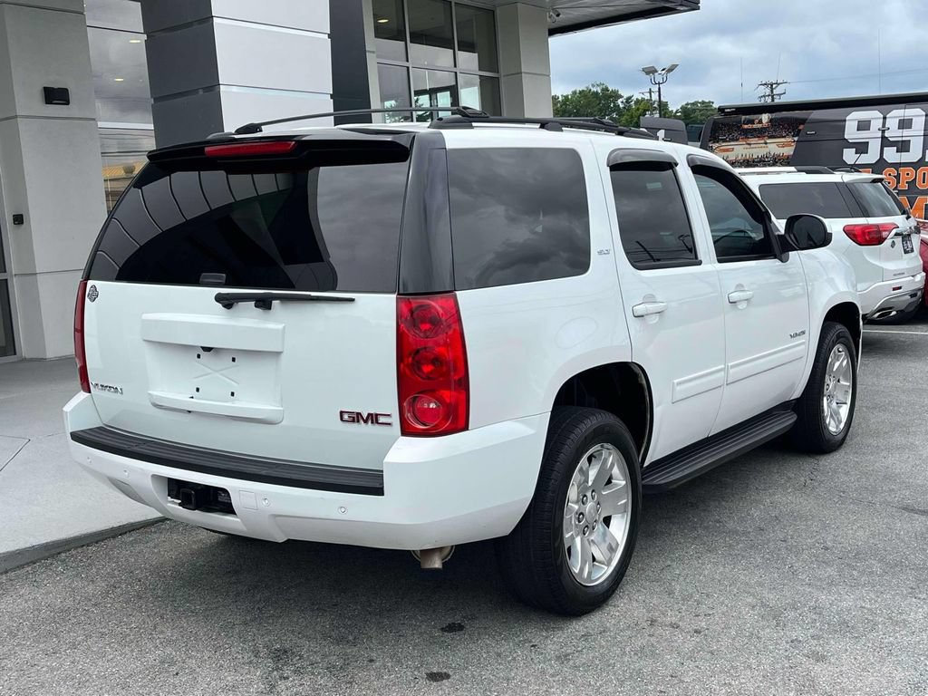 Certified 2013 GMC Yukon SLT w/ SLT-2 Equipment Package AWD/4WD image 3