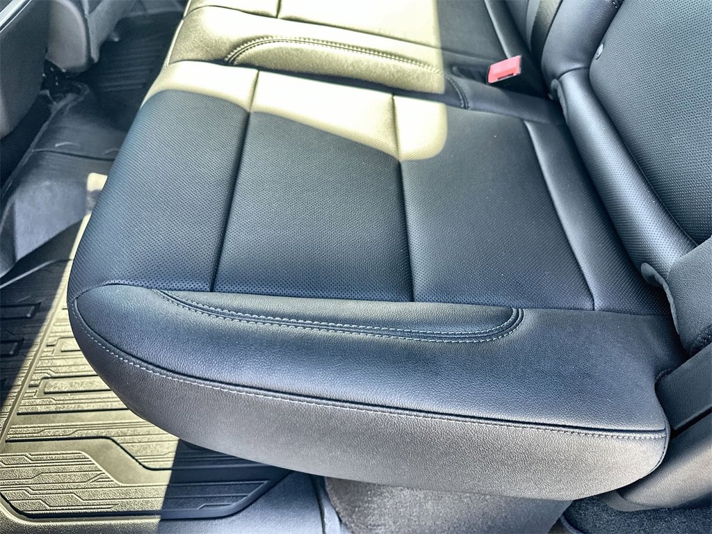 New 2026 GMC Sierra 1500 SLT image 17