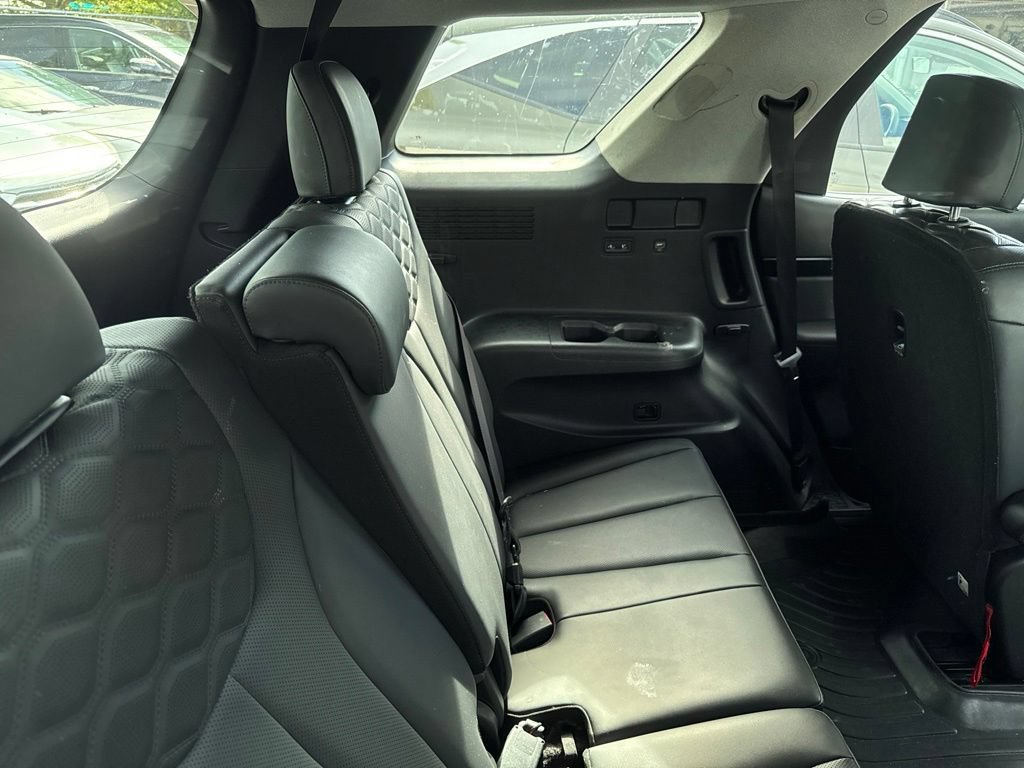Used 2022 Hyundai Palisade Limited FWD image 16