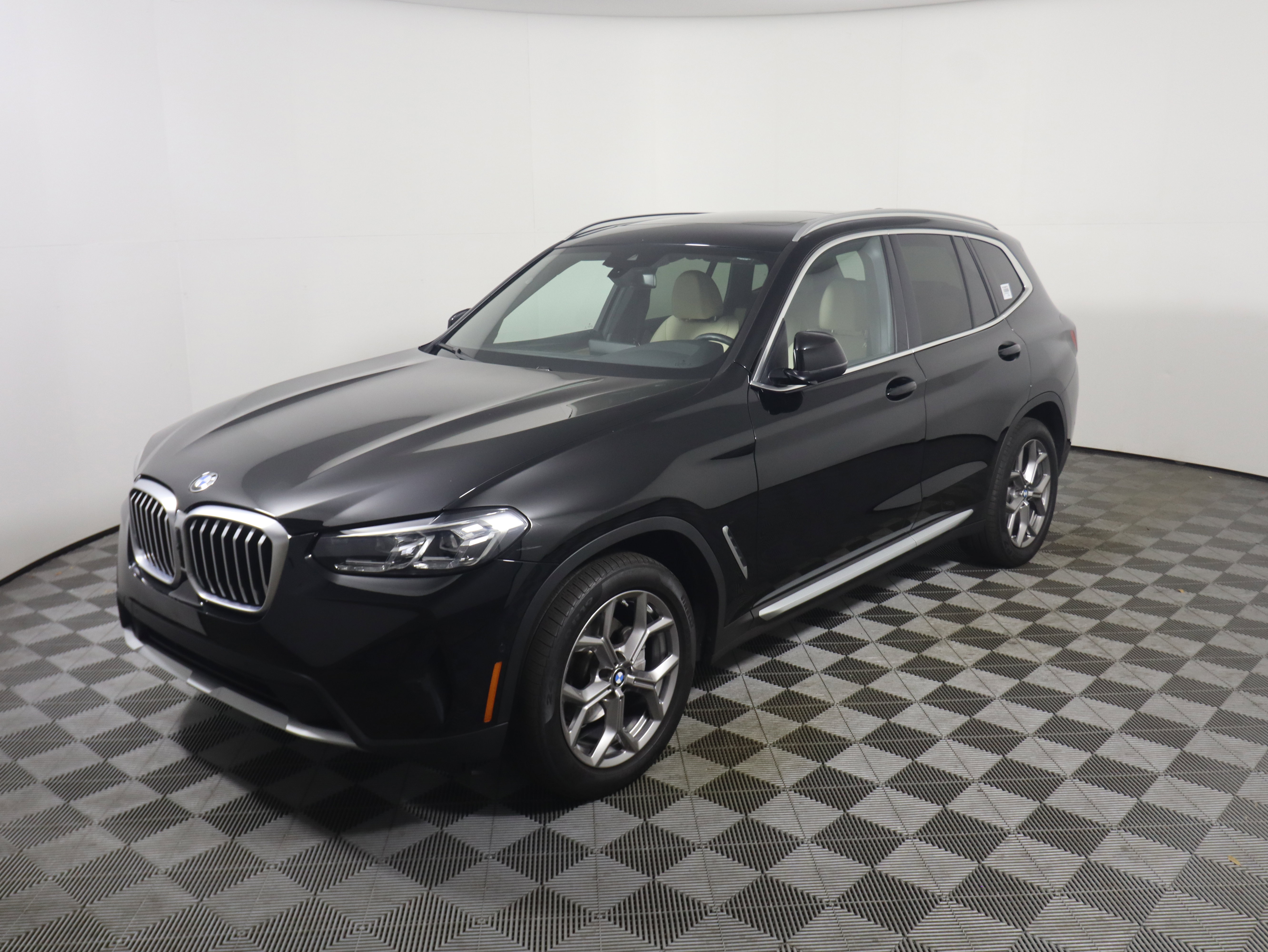 Used 2023 BMW X3 sDrive30i w/ Convenience Package w/ZPA image 9
