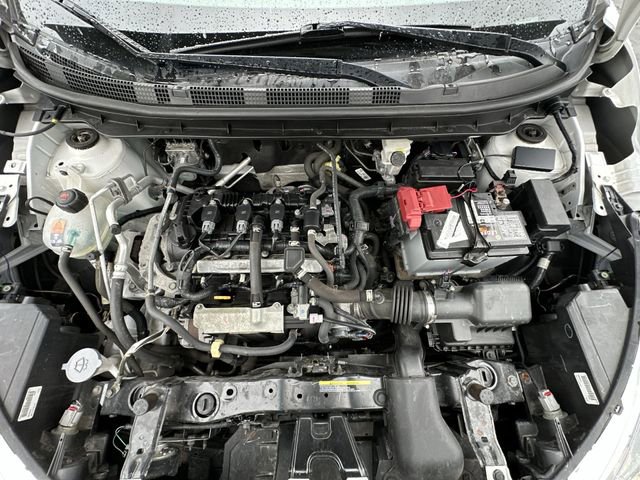 Used 2020 Nissan Kicks S image 19