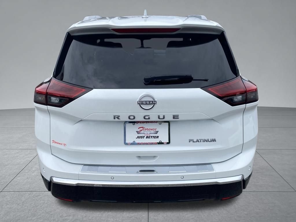 Used 2024 Nissan Rogue Platinum FWD image 12