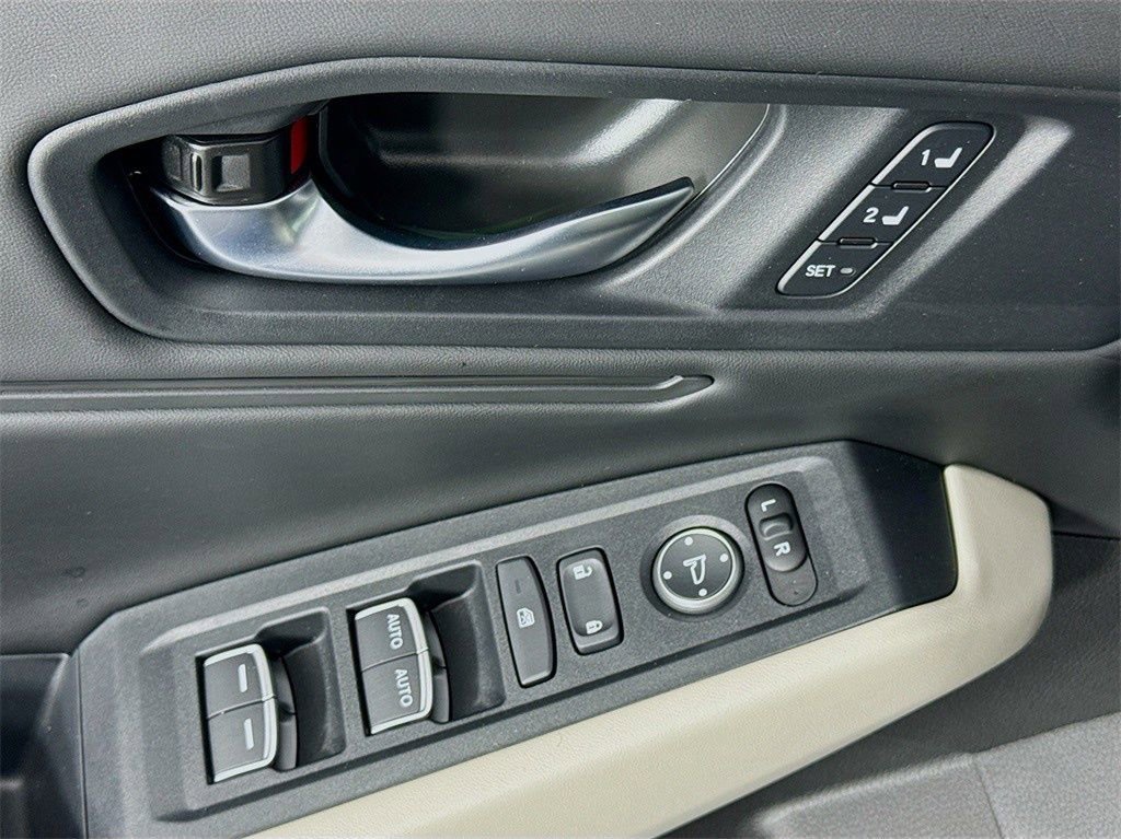 Used 2025 Honda Accord EX-L image 27