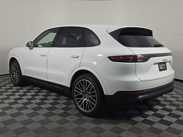 Certified 2023 Porsche Cayenne Platinum Edition image 3