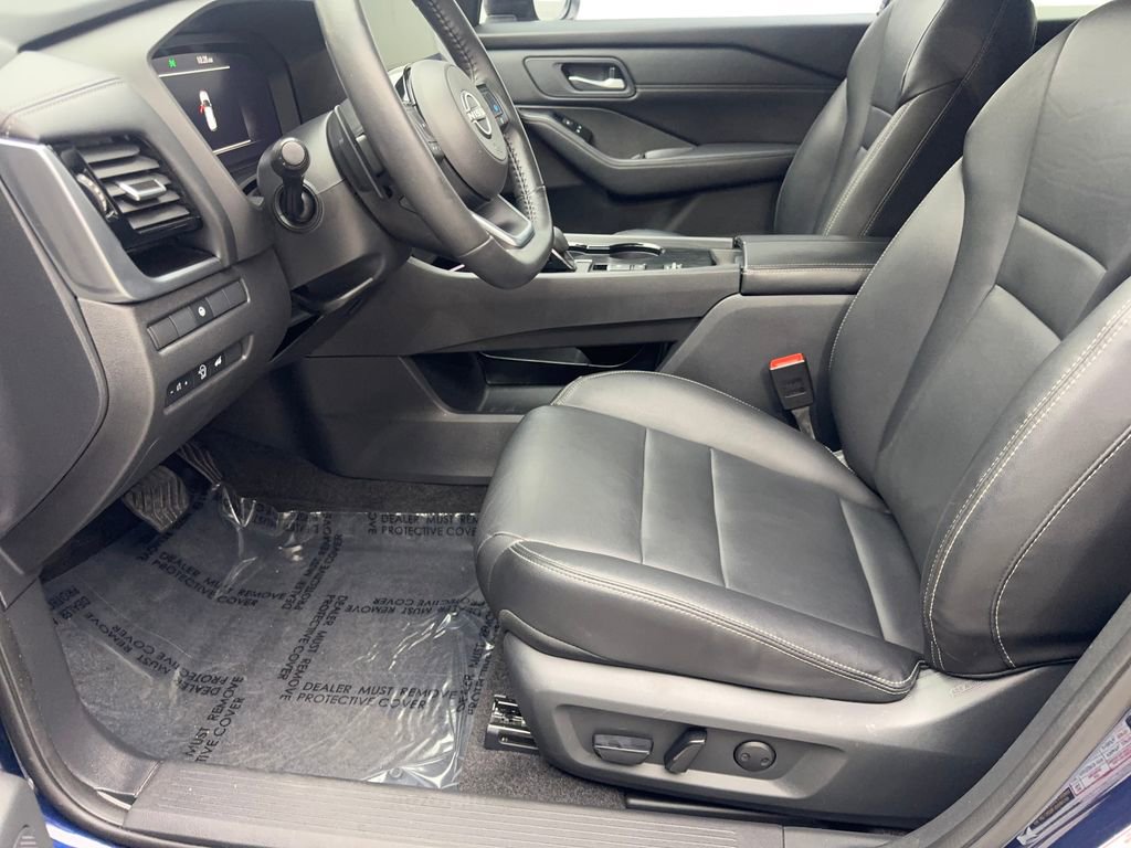 Used 2024 Nissan Rogue SL image 26