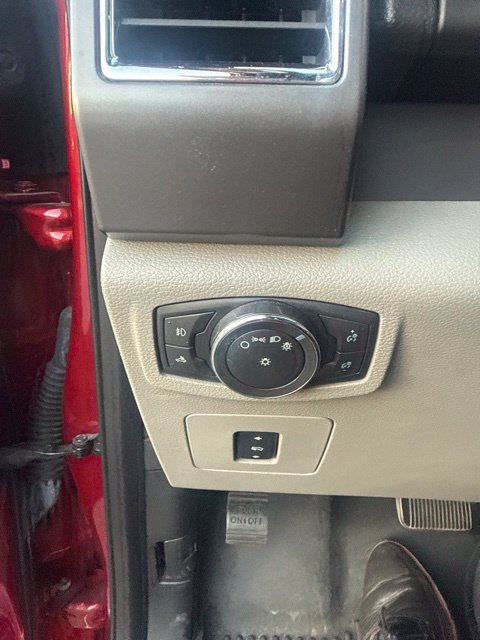 Used 2016 Ford F150 XLT w/ Equipment Group 302A Luxury AWD/4WD image 19