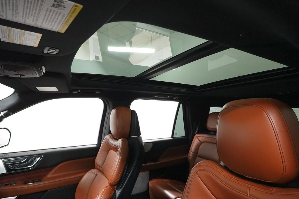 Used 2021 Lincoln Navigator Reserve w/ Luxury Package AWD/4WD image 25