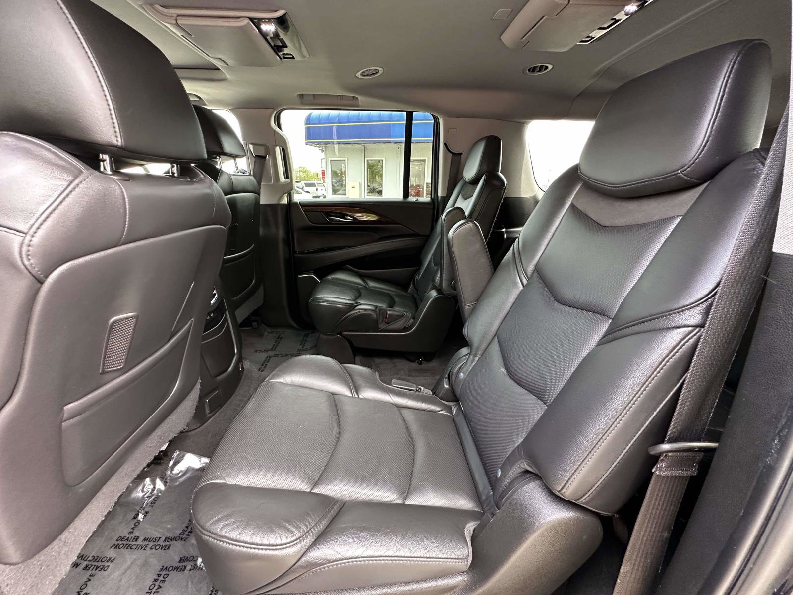 Used 2020 Cadillac Escalade ESV Premium Luxury image 32