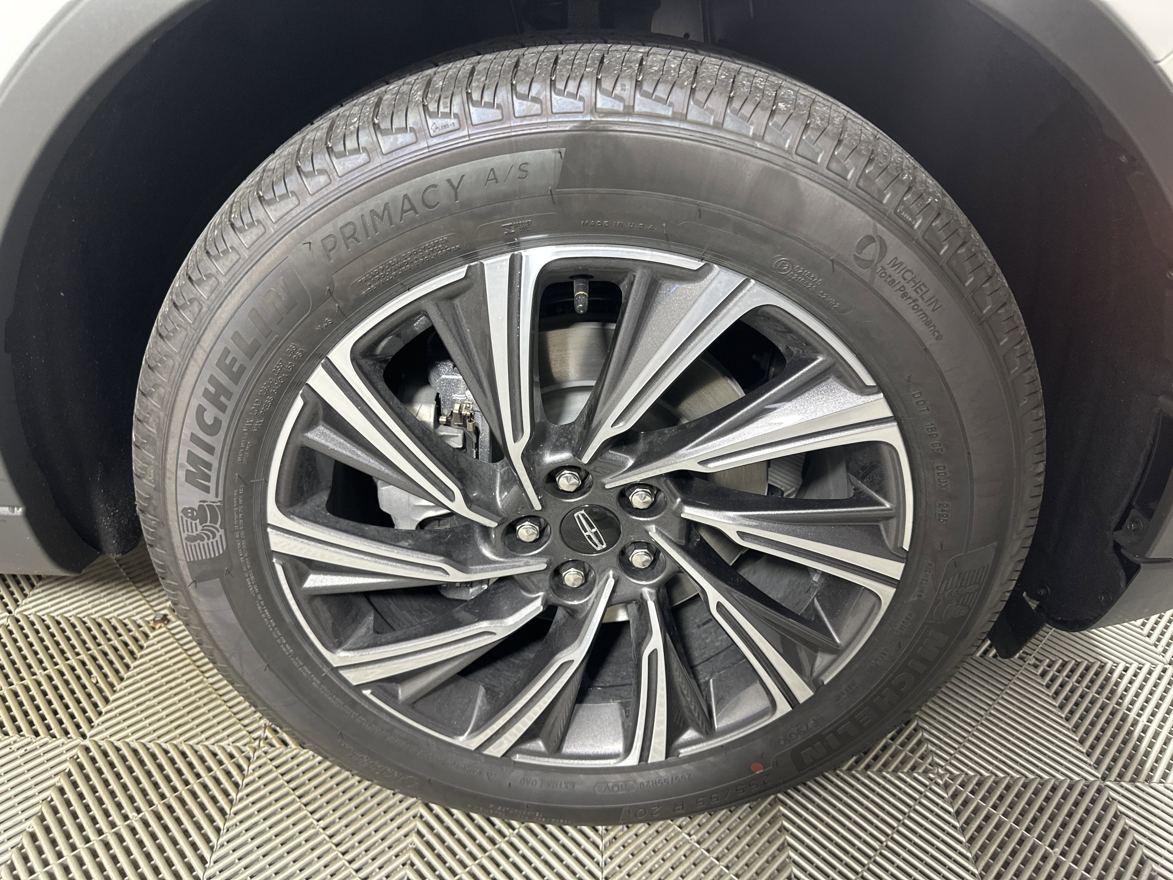 New 2025 Lincoln Aviator AWD image 27