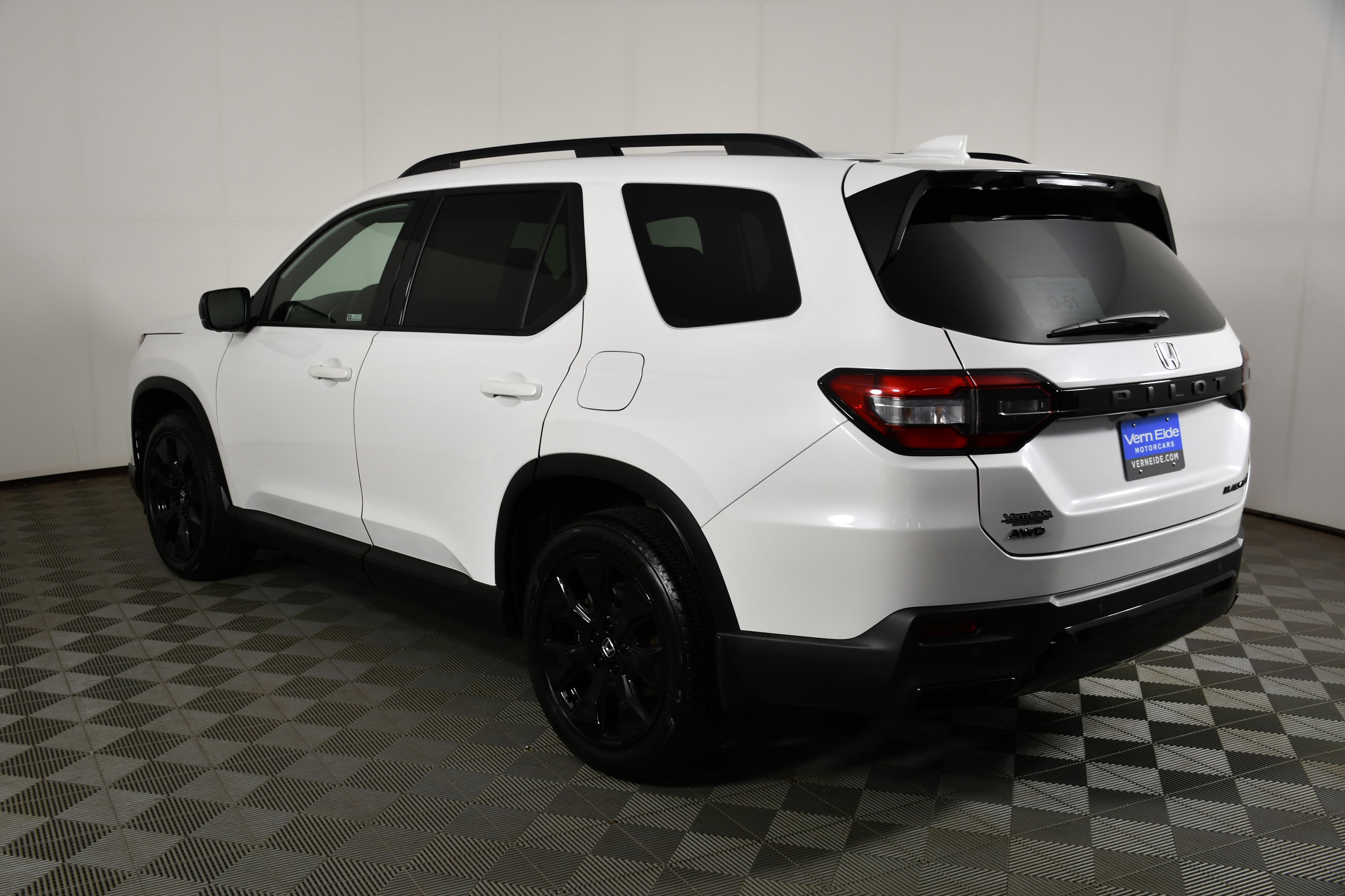 Certified 2026 Honda Pilot Black Edition image 8