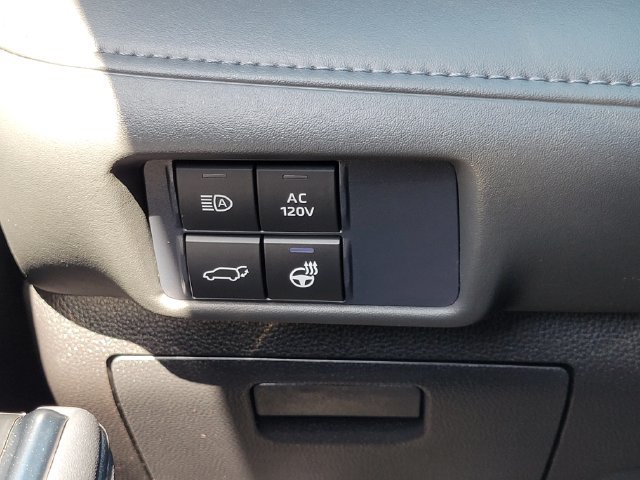 Used 2021 Toyota Highlander Limited FWD image 15