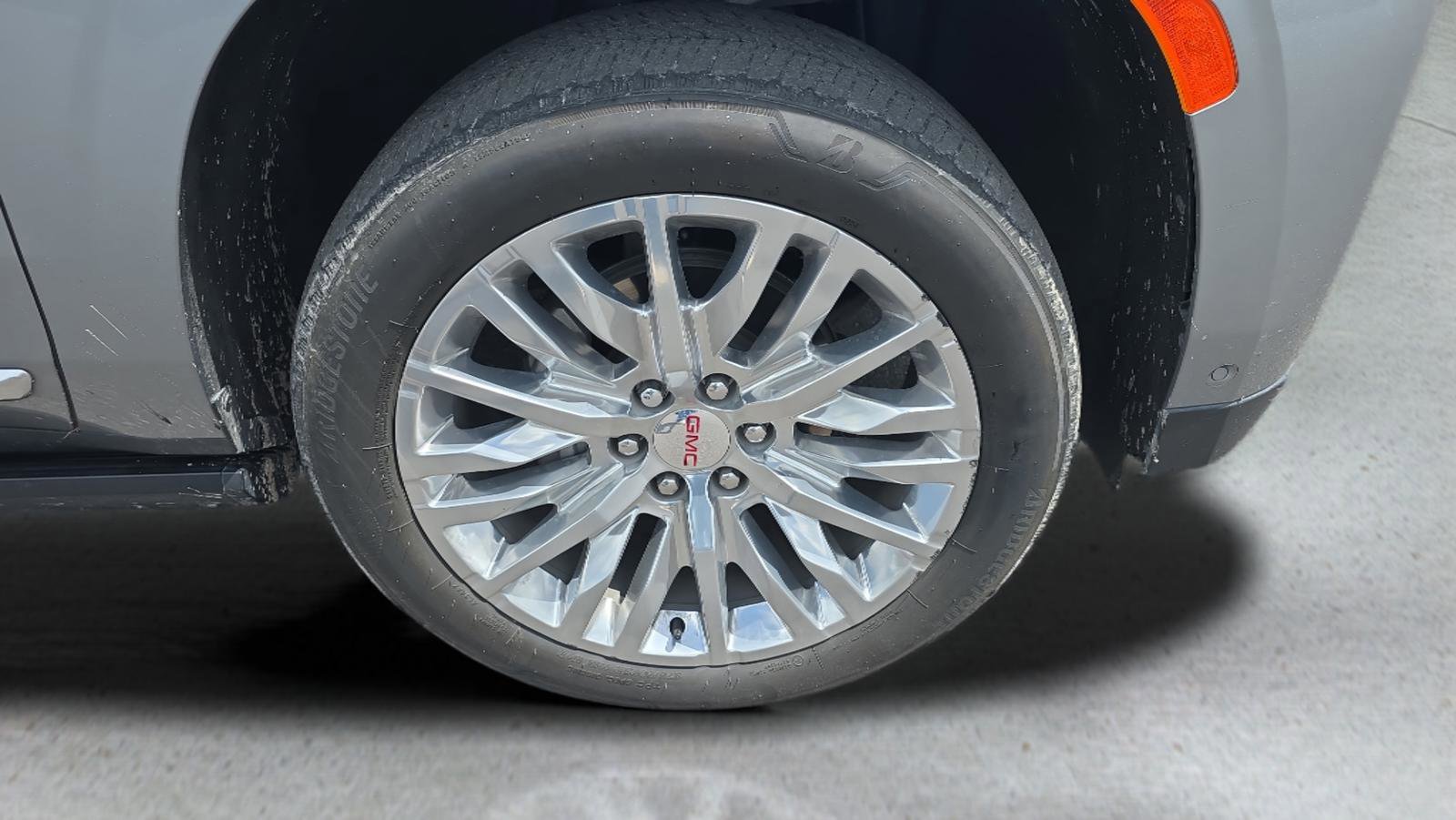 Used 2024 GMC Yukon Denali w/ Denali Reserve Package image 9