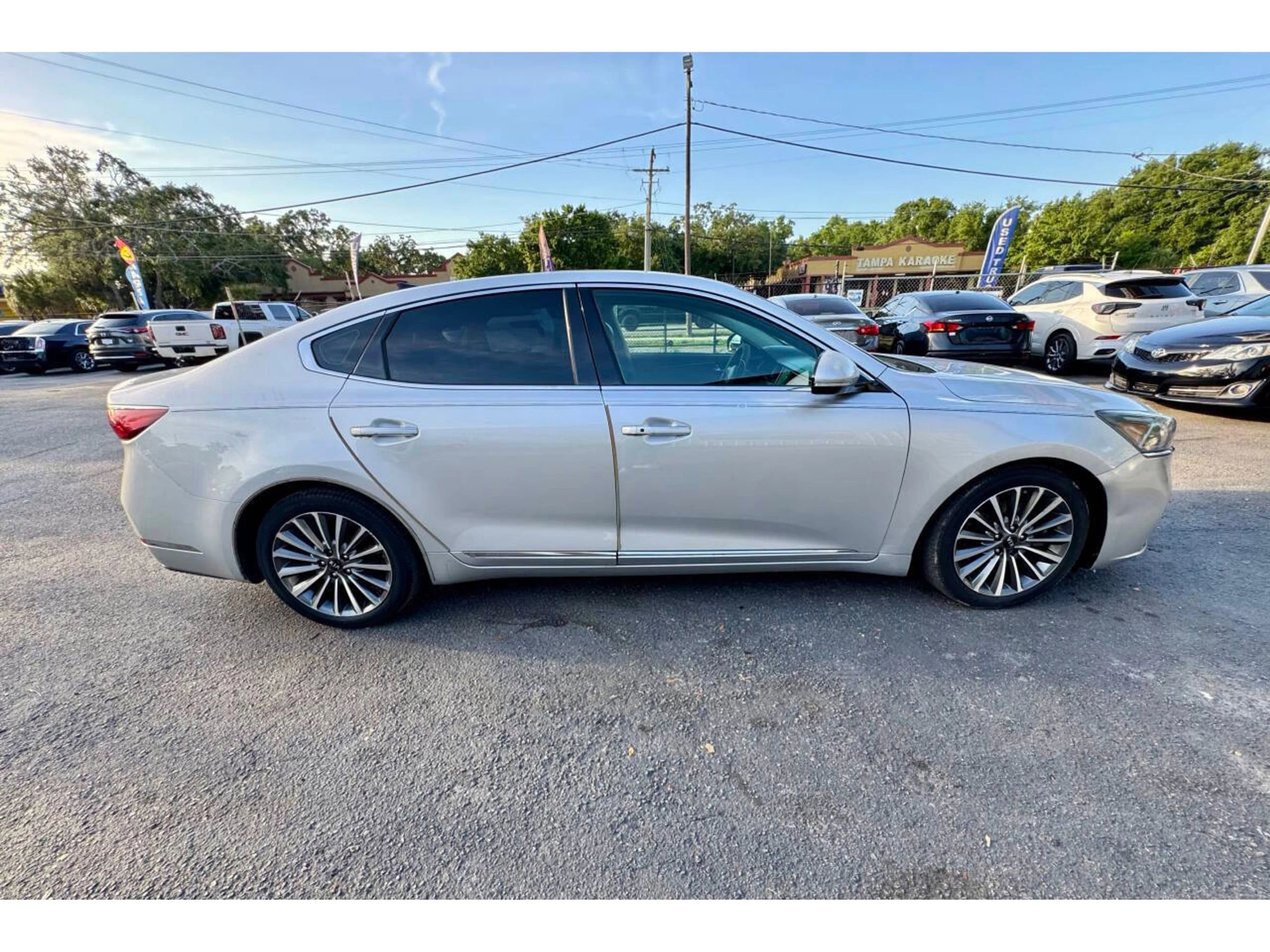 Used 2017 Kia Cadenza Technology image 14