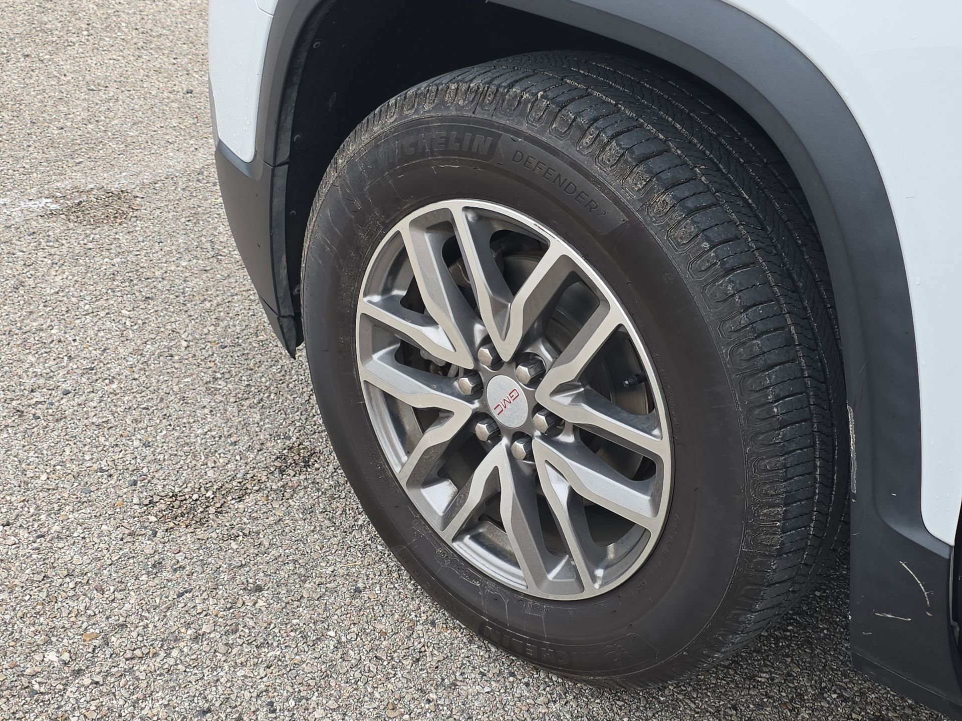 Used 2019 GMC Acadia SLE w/ LPO, Floor Liner Package AWD/4WD image 10