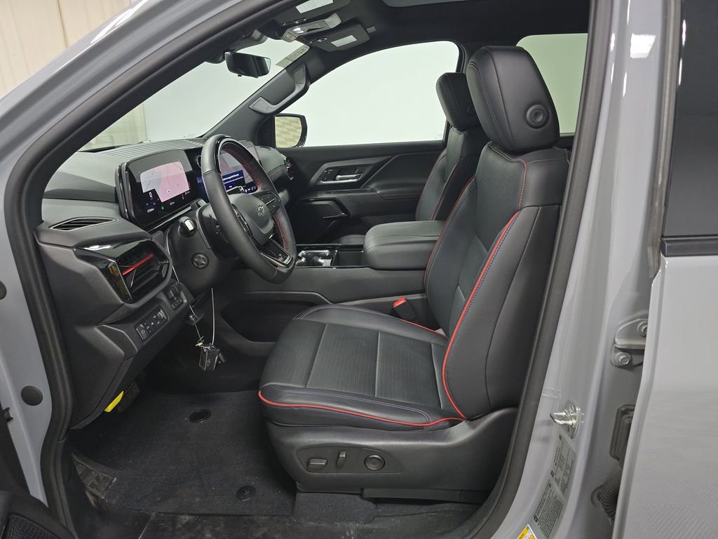 Used 2025 Chevrolet Silverado EV RST AWD/4WD image 3