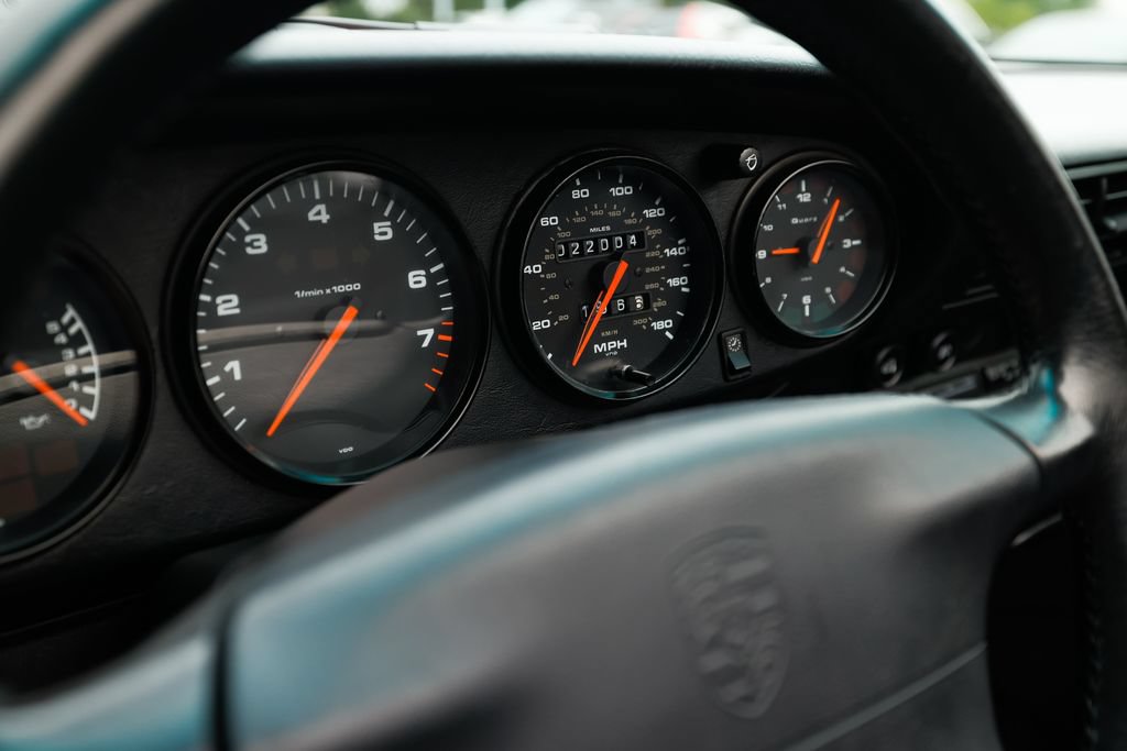 Used 1995 Porsche 911 Carrera RWD image 84
