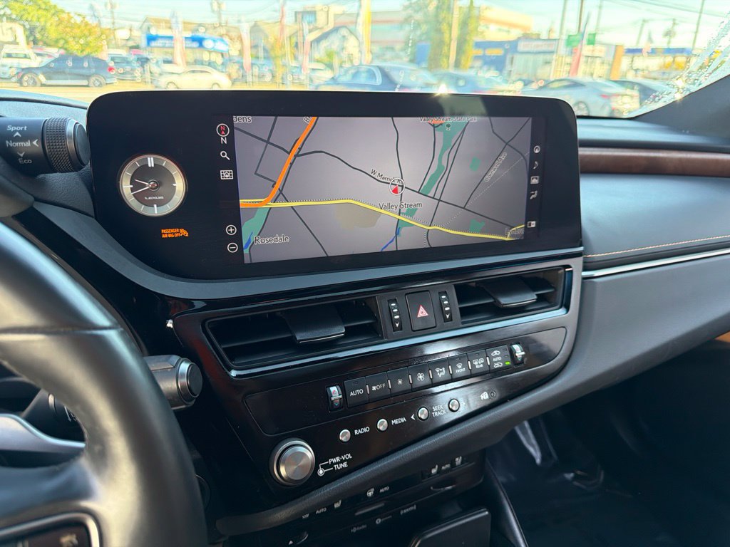 Used 2022 Lexus ES 250 w/ Premium Package AWD/4WD image 35