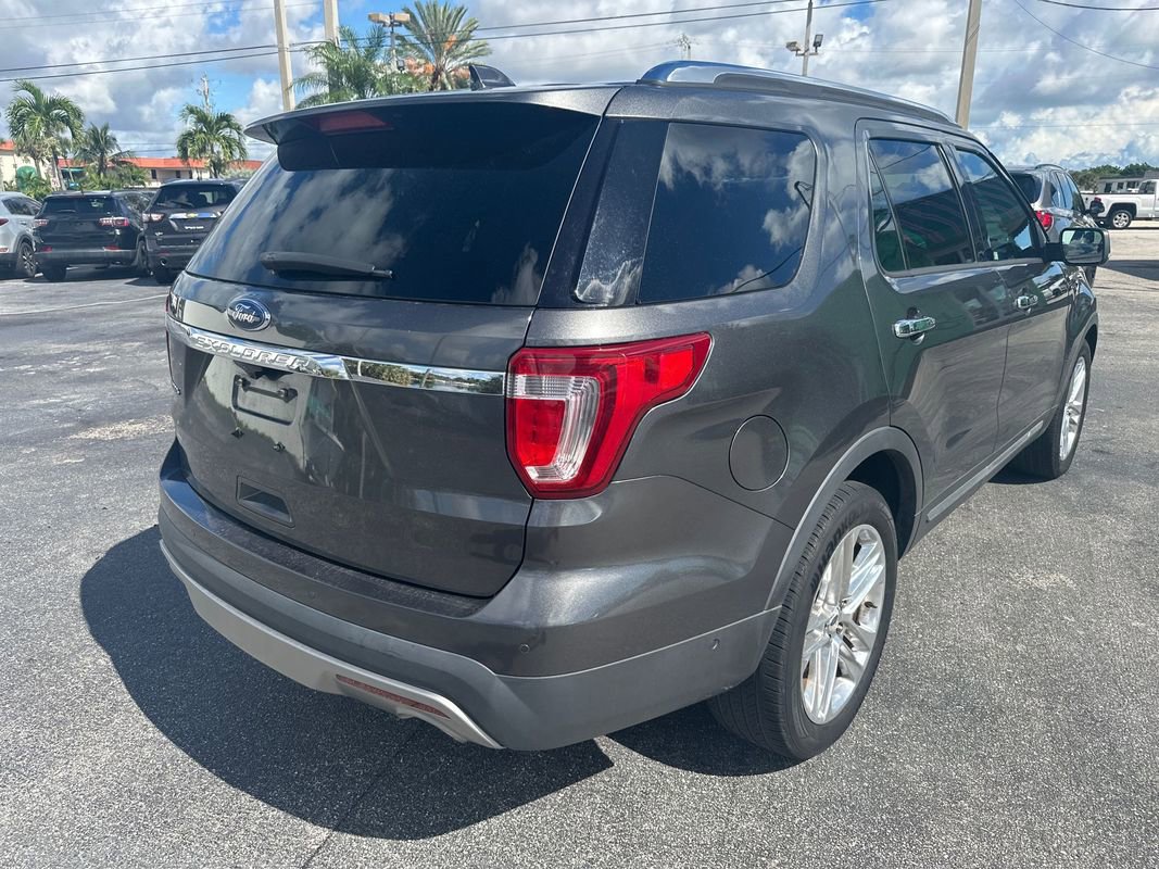 Used 2017 Ford Explorer Limited w/ Equipment Group 301A image 6