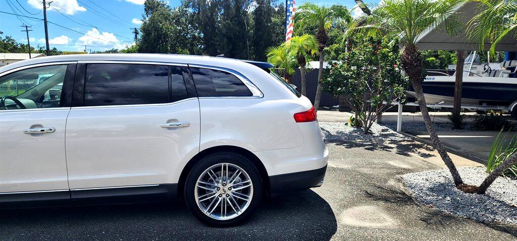 Used 2018 Lincoln MKT AWD w/ Technology Package image 11