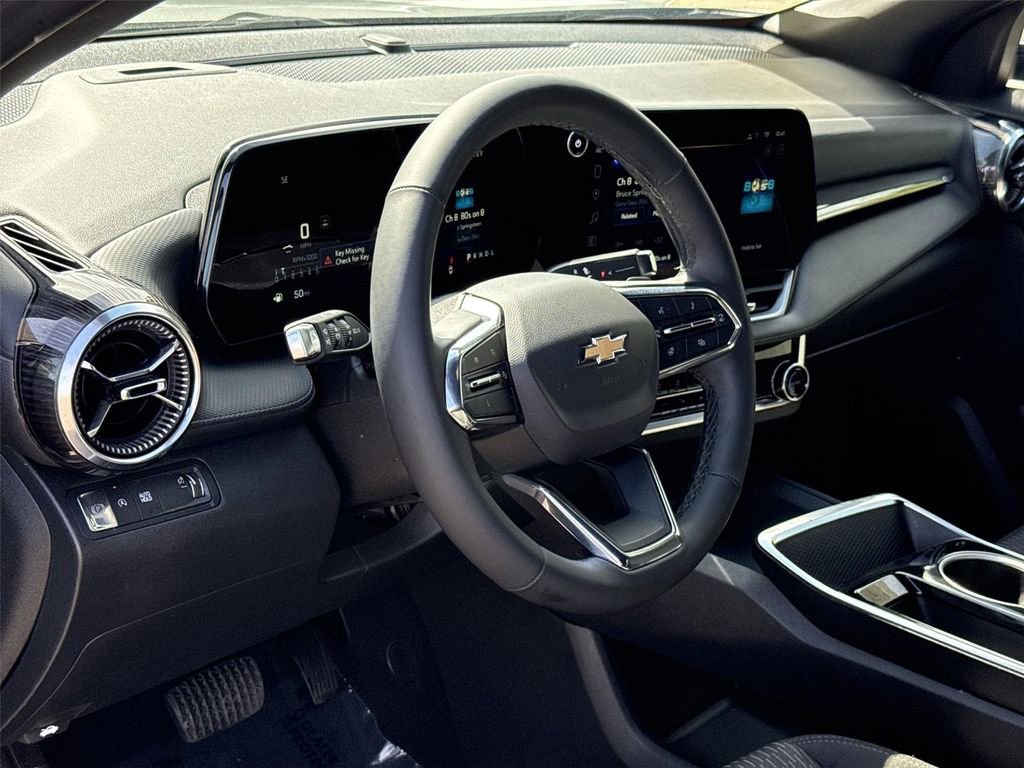 Used 2025 Chevrolet Equinox LT image 9