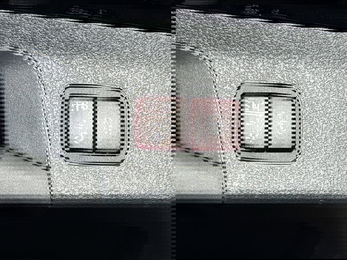 Used 2024 Mercedes-Benz GLS 450 4MATIC image 35