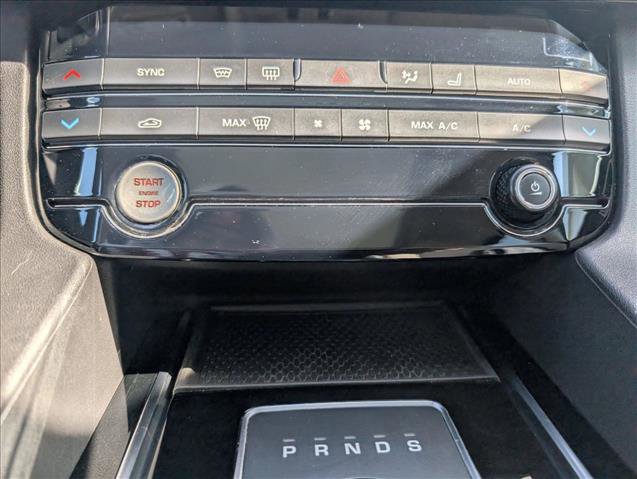Used 2019 Jaguar F-PACE Premium image 28