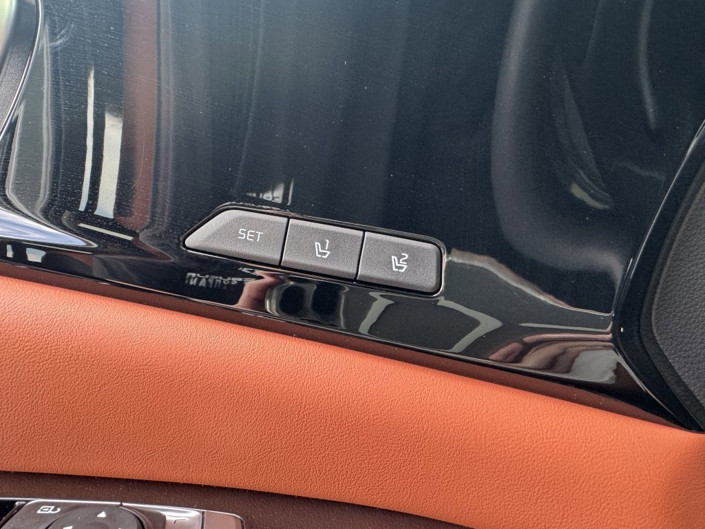 Used 2024 Kia Carnival SX Prestige FWD image 36