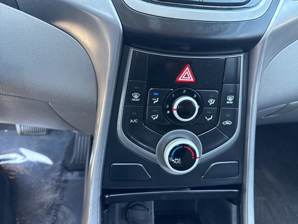 Used 2016 Hyundai Elantra SE FWD image 19
