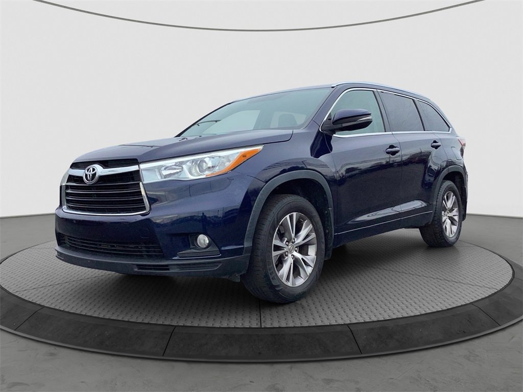 Used 2015 Toyota Highlander XLE image 2