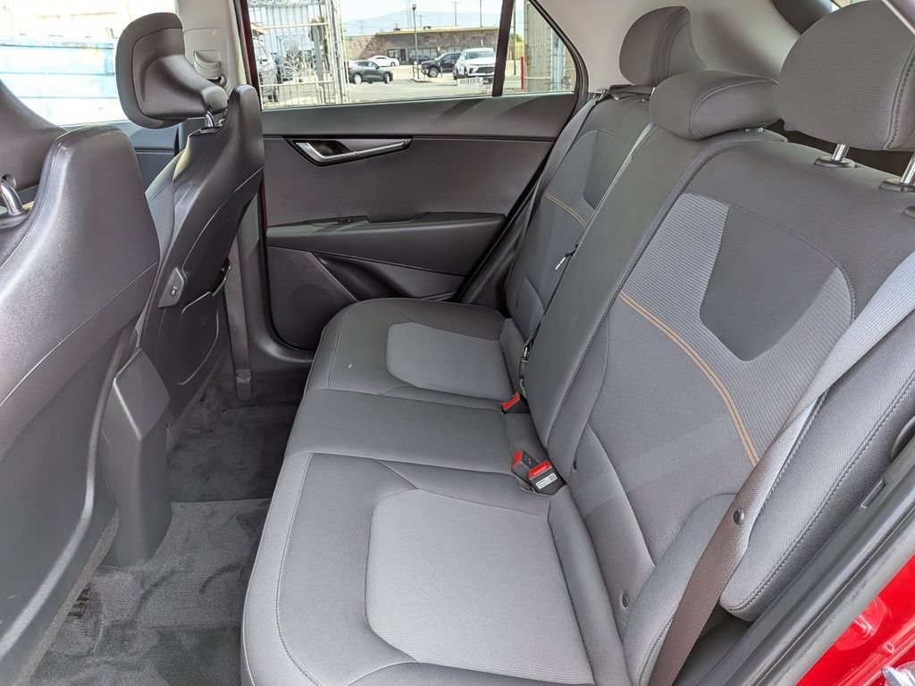 Used 2025 Kia Niro LX FWD image 28