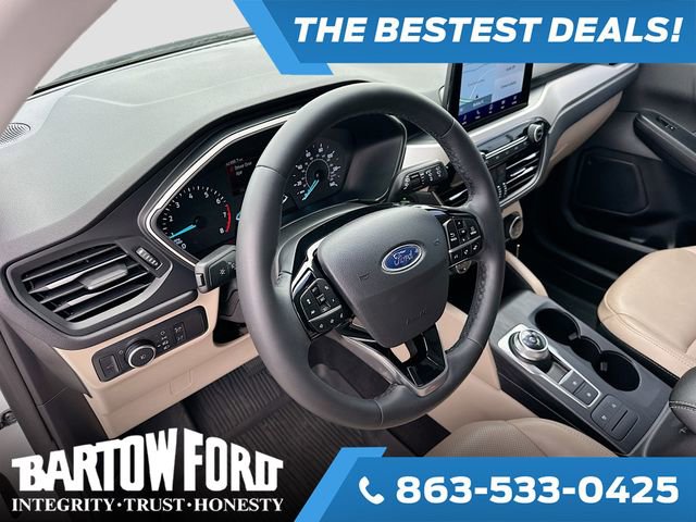Used 2022 Ford Escape SEL image 9