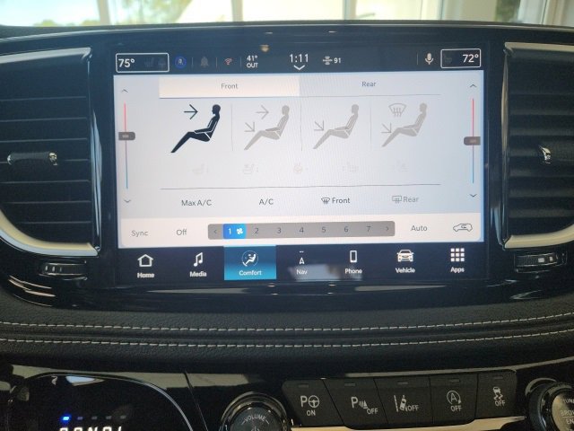 New 2025 Chrysler Pacifica Limited image 36