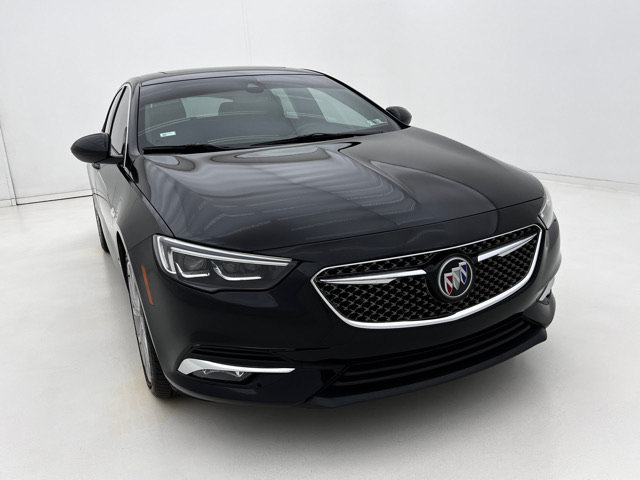 Used 2019 Buick Regal Avenir w/ Driver Confidence Package II FWD image 3